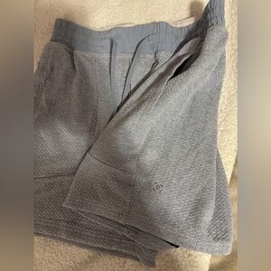 men’s size medium lulu lemon shorts
